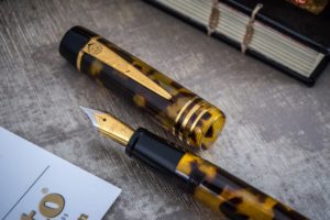 Onoto Magna Classic Tortoiseshell with gold fittings-0