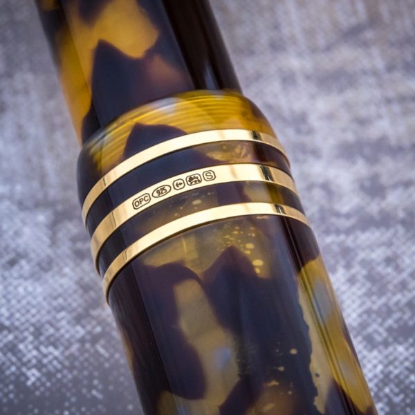 Onoto Magna Classic Tortoiseshell with gold fittings-10063