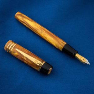 Onoto Magna Classic Gold Pearl & Gold Fittings fountain pen-0