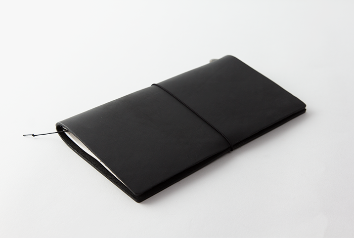 TRAVELER’S Notebook Black Regular Size