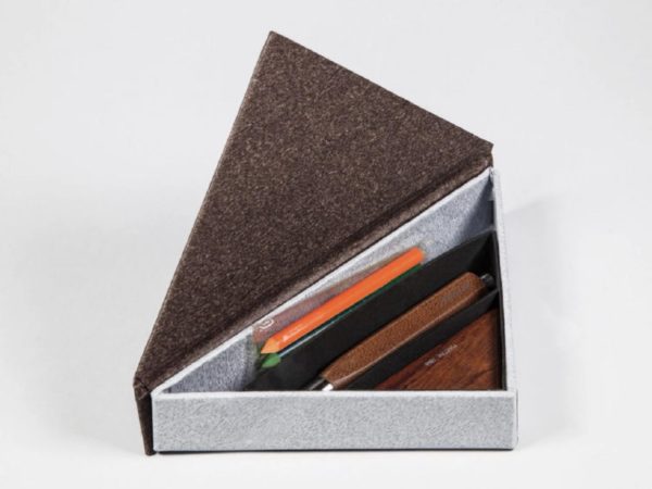 Mat4+ triangular box open