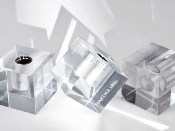 Ice Cube stand and sharpener