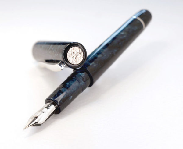 Scribo Mariana Deep Blue Fountain Pen Open