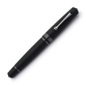 Leonardo Matte Black Fountain Pen Closed