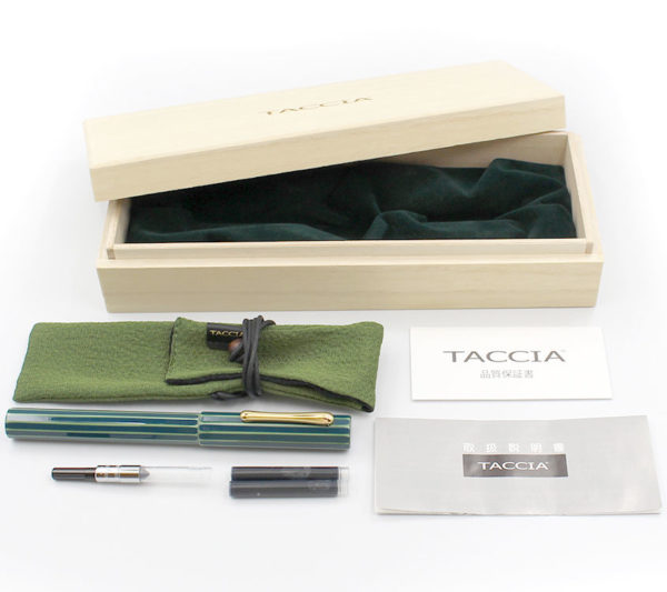 Taccia Kaku-Tate Urushi Fountain Pen Box